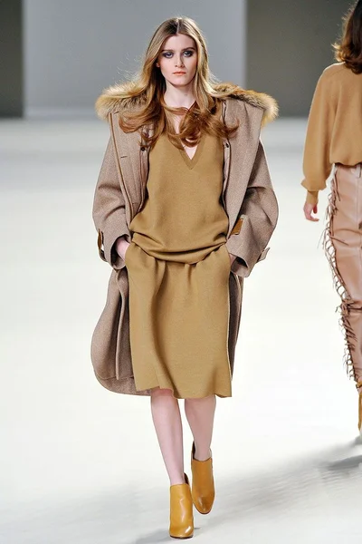Look 19